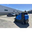 Balai motorisé industriel autoporté Johnny Vac JVC59SWEEPN - 59" (1498 mm) de surface de nettoyage - batterie et chargeur inclus